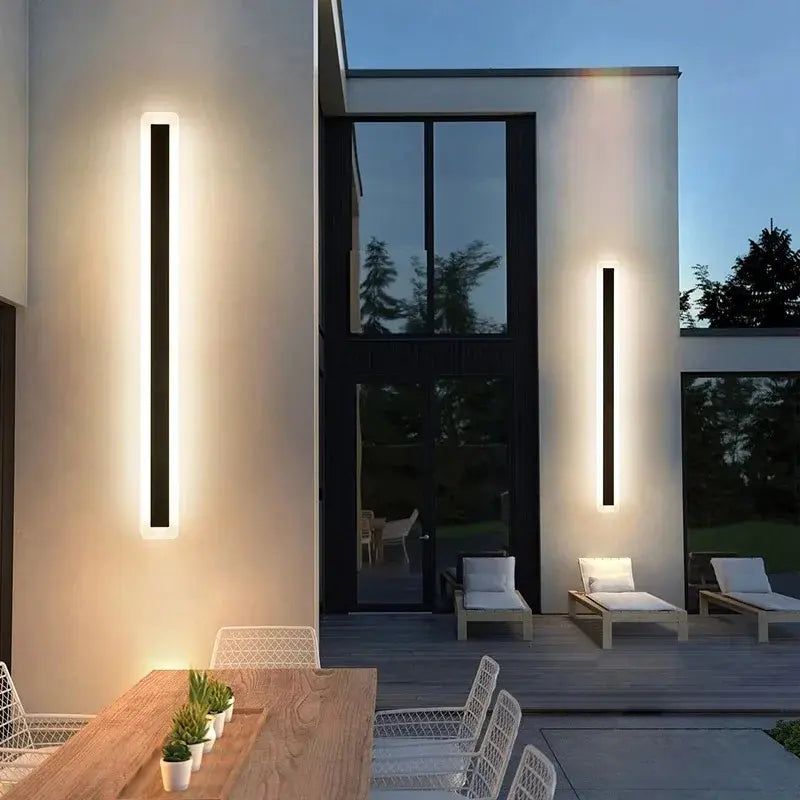 Applique murale extérieure verticale LED IP65 en métal noir – NOVARA | Lumylys