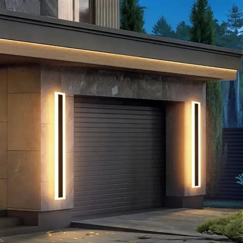Applique murale extérieure verticale LED IP65 en métal noir – NOVARA | Lumylys
